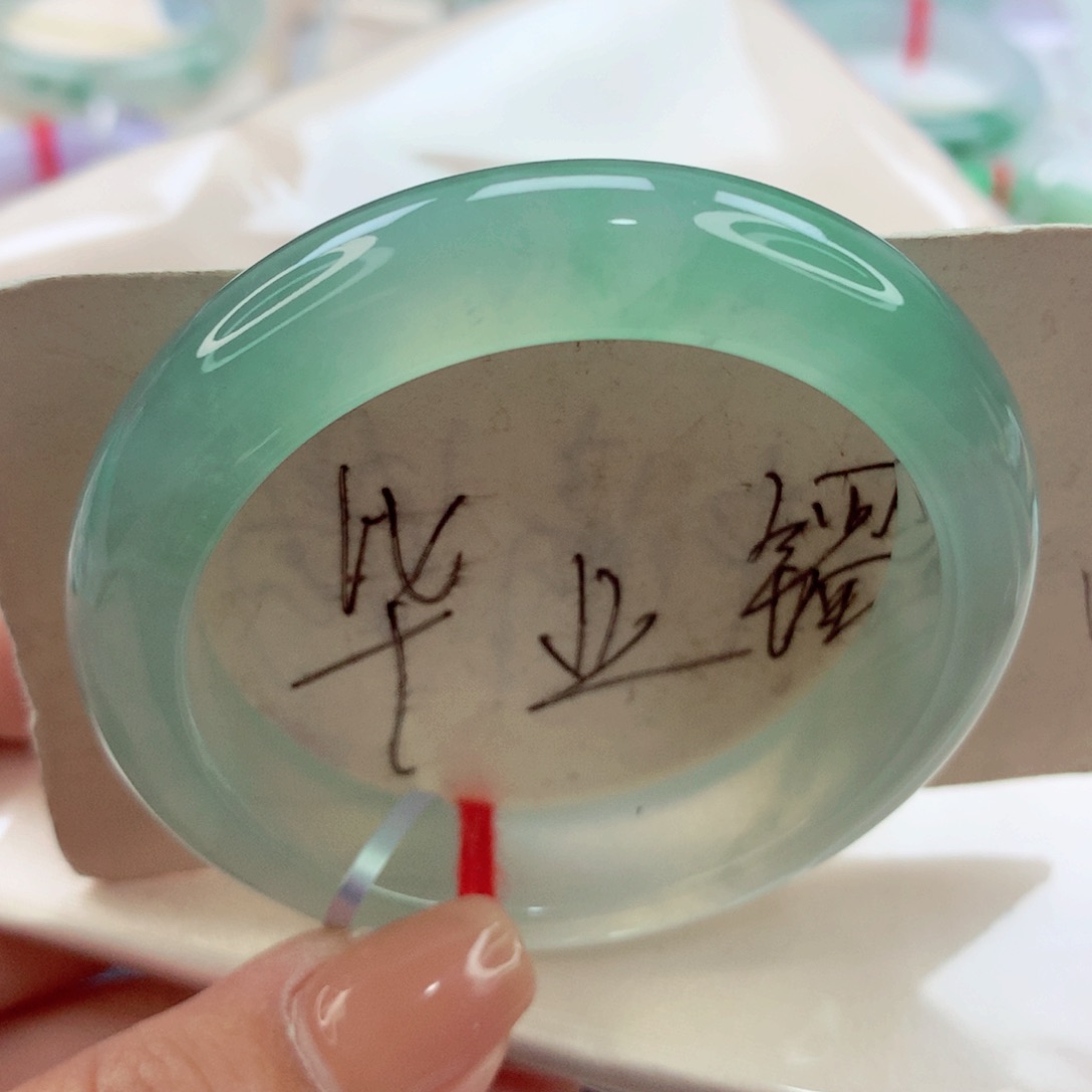 翡翠手镯未镶嵌爱*己师妹冰绿绿钢分单