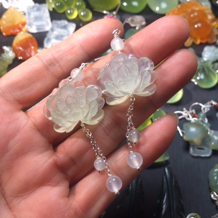 蛇纹石玉未镶嵌耳坠