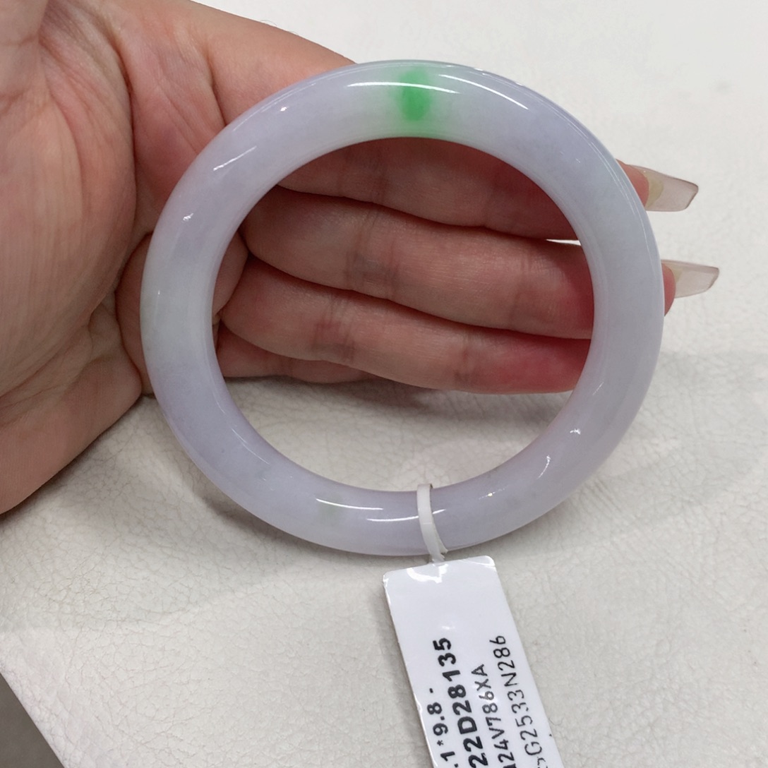 未镶嵌手镯翡翠55.1圈口带绿圆条