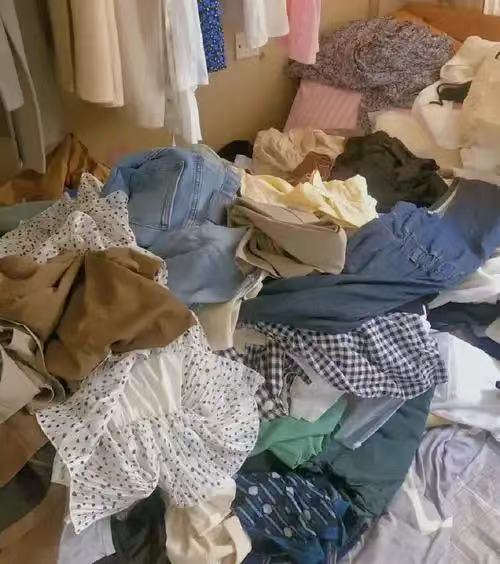 随机女装衣服一件