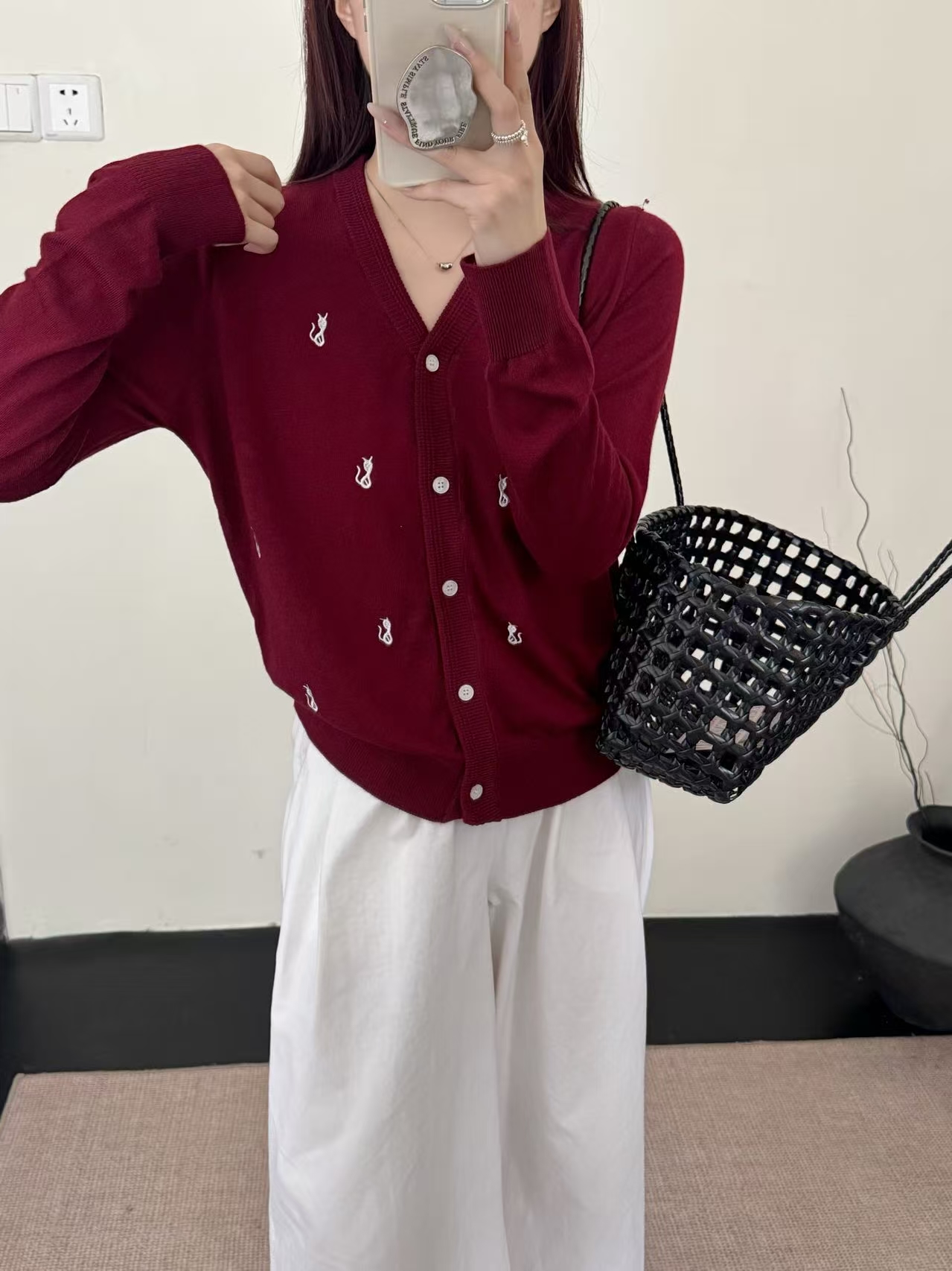  [熙兰雅家]2025秋季V领整片小猫刺绣百搭时尚洋气针织开衫A69