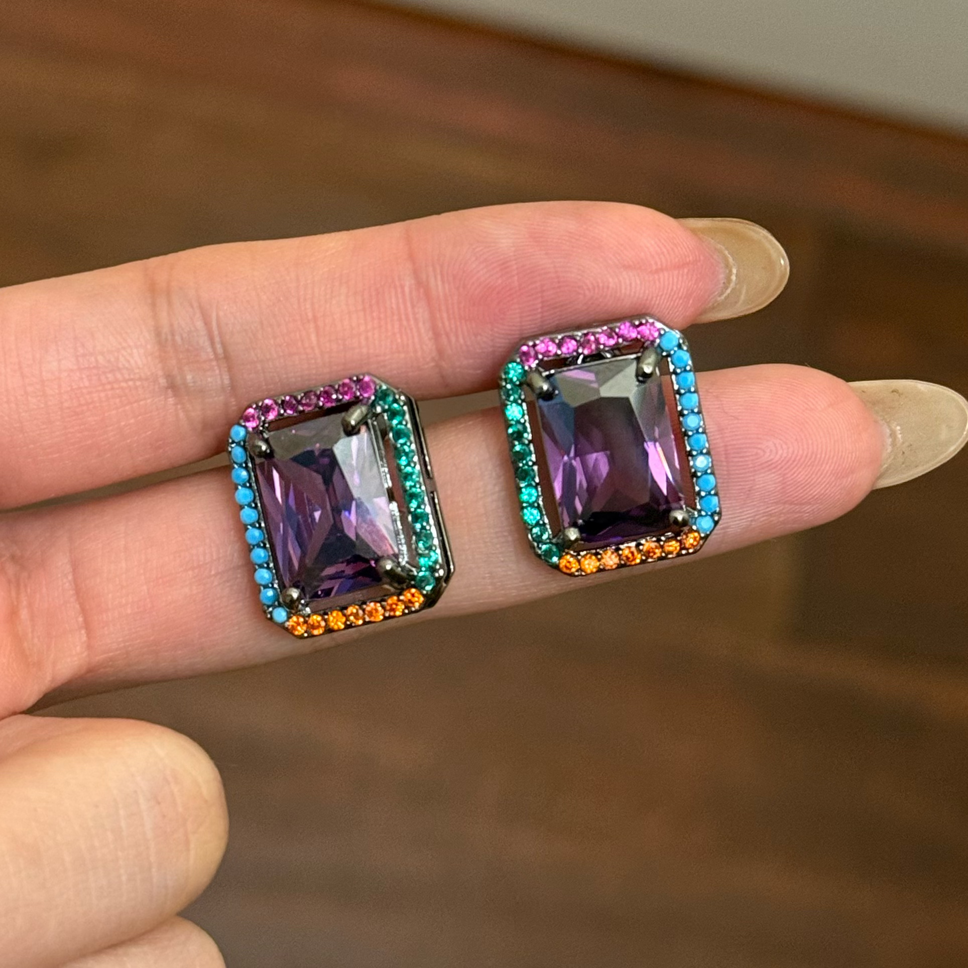 铜合金合成锆石耳饰 E0571 时尚气质百搭个性女神贵妇耳钉