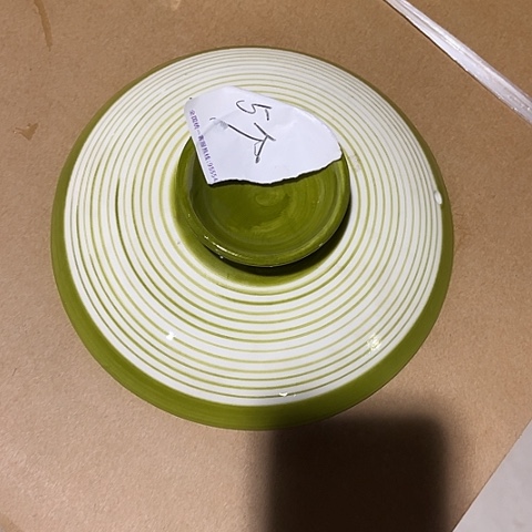 微瑕，不能明火，口径约17厘米，绿