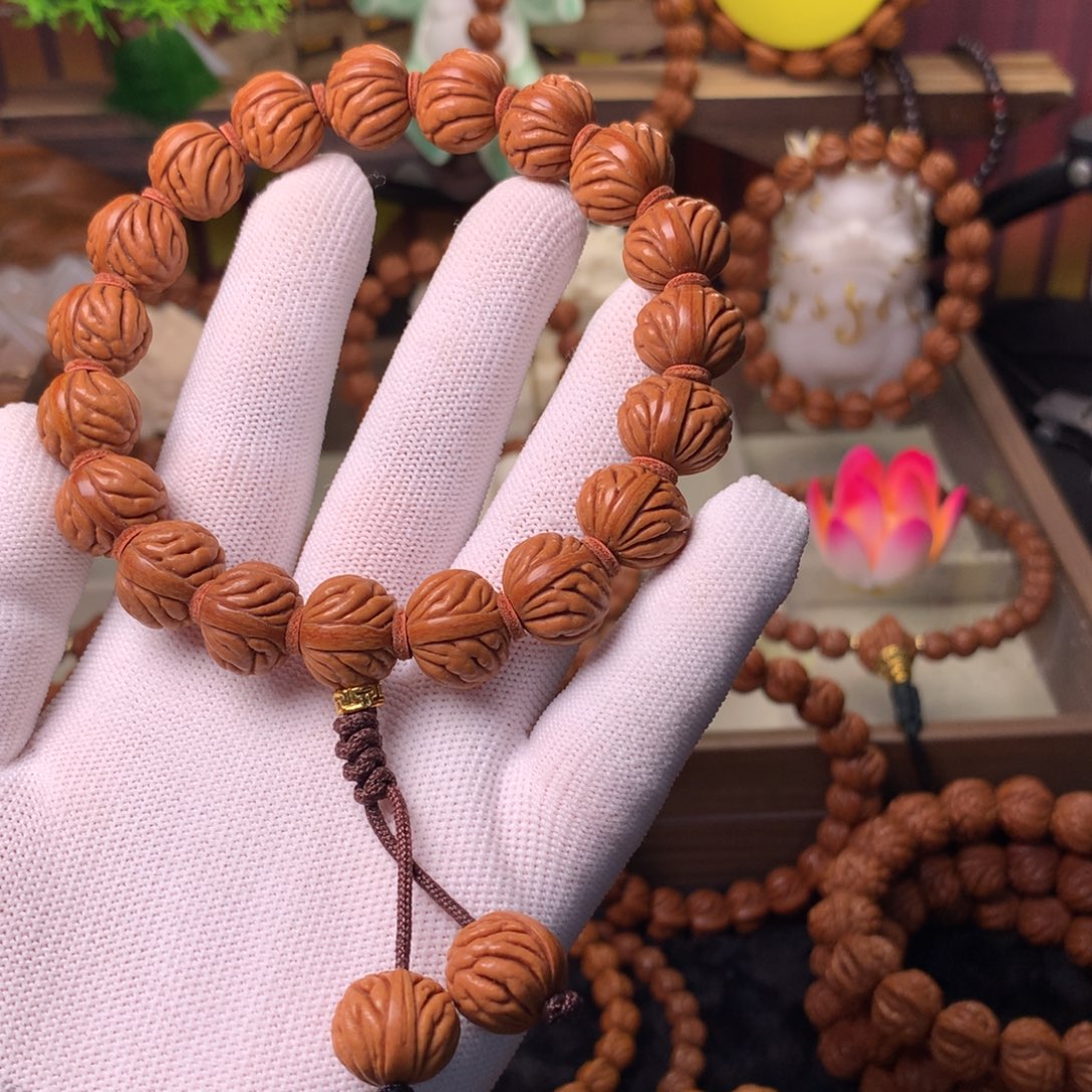 春***里桃核吊坠祥云手持15