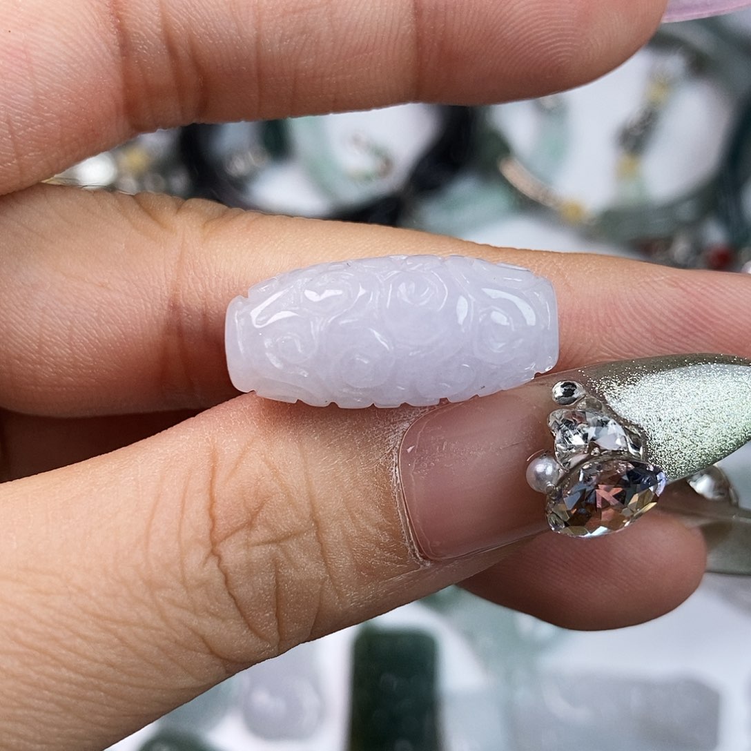 翡翠吊坠(不含链)未镶嵌既****?