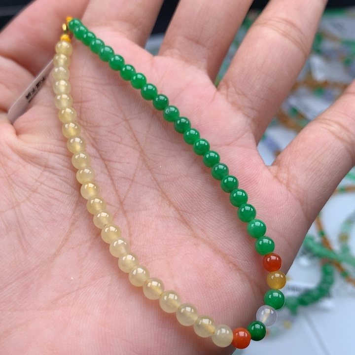 翡翠手镯未镶嵌卡