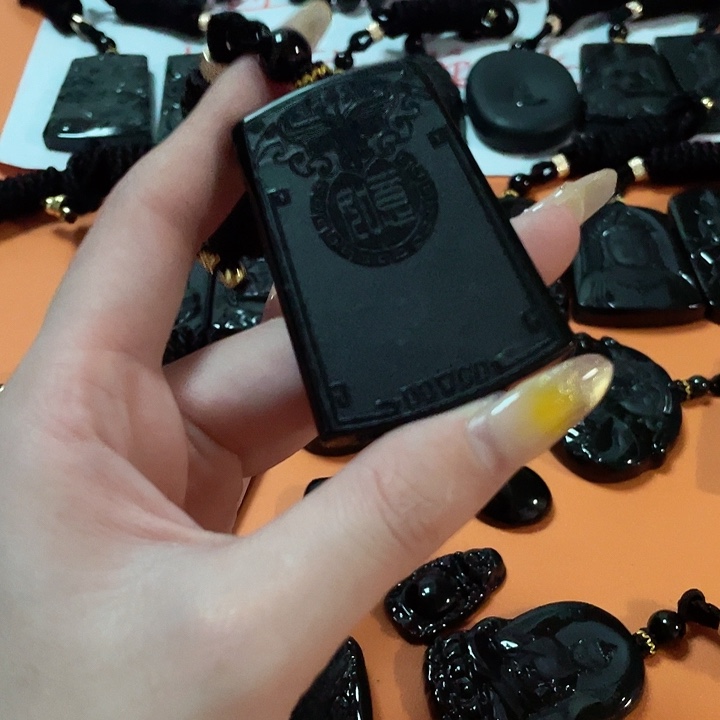 翡翠颈饰未镶嵌智****联
