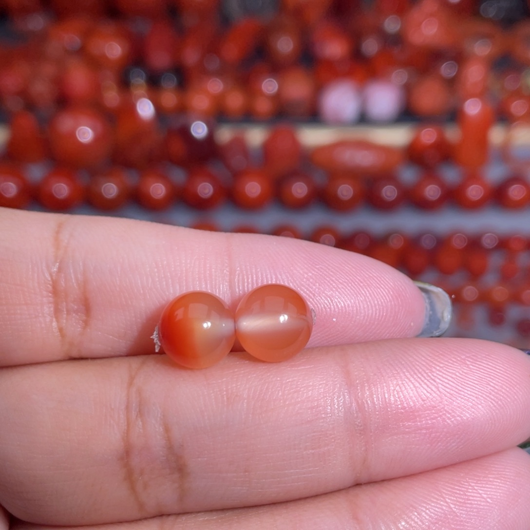 南红玛瑙未镶嵌川料冰飘圆珠对珠卡8.8