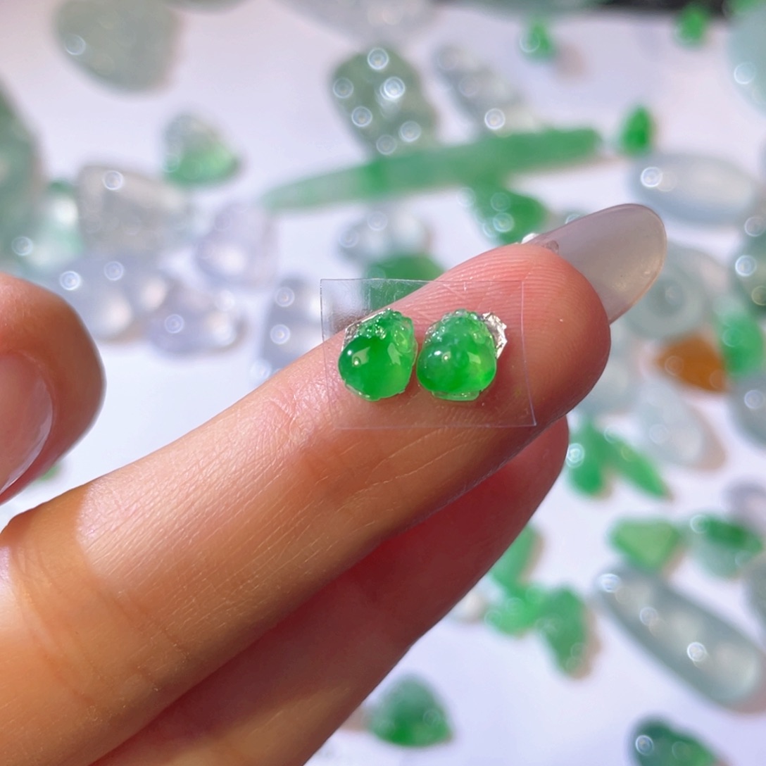 翡翠颈饰未镶嵌裸石