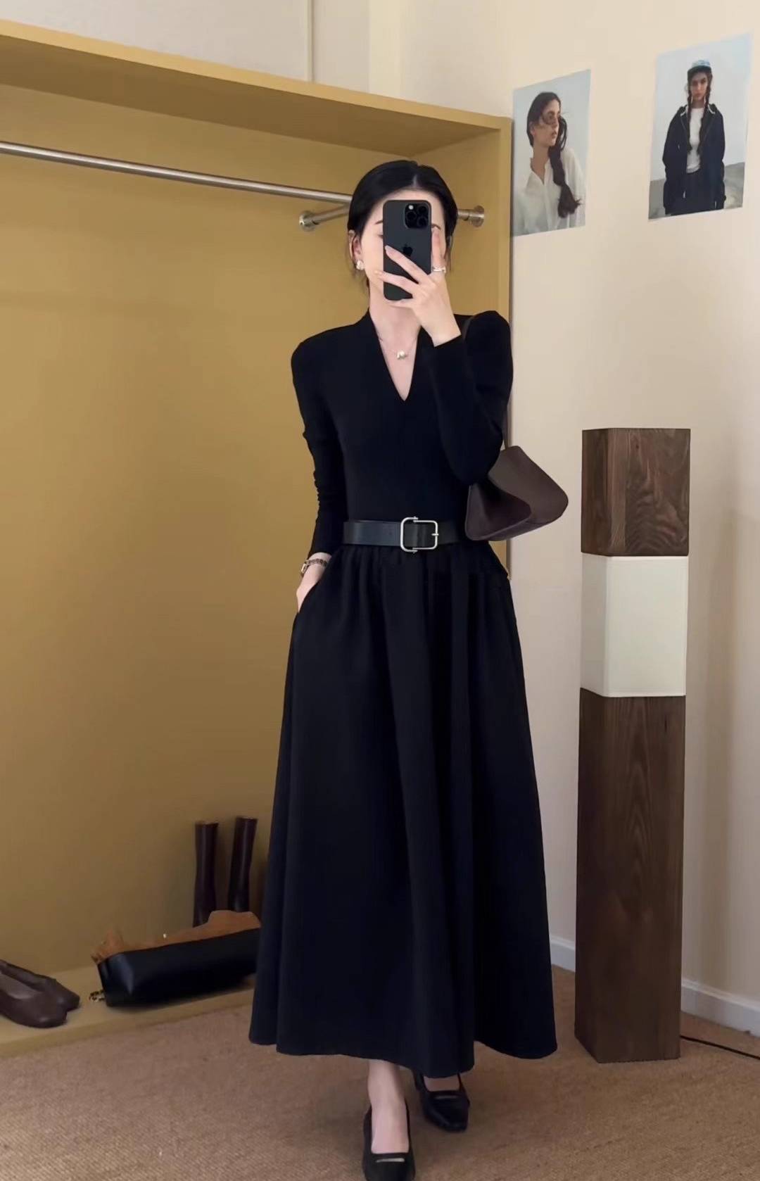 御姐赫本风针织拼接v领连衣裙女装秋季法式优雅气质收腰A字长裙子