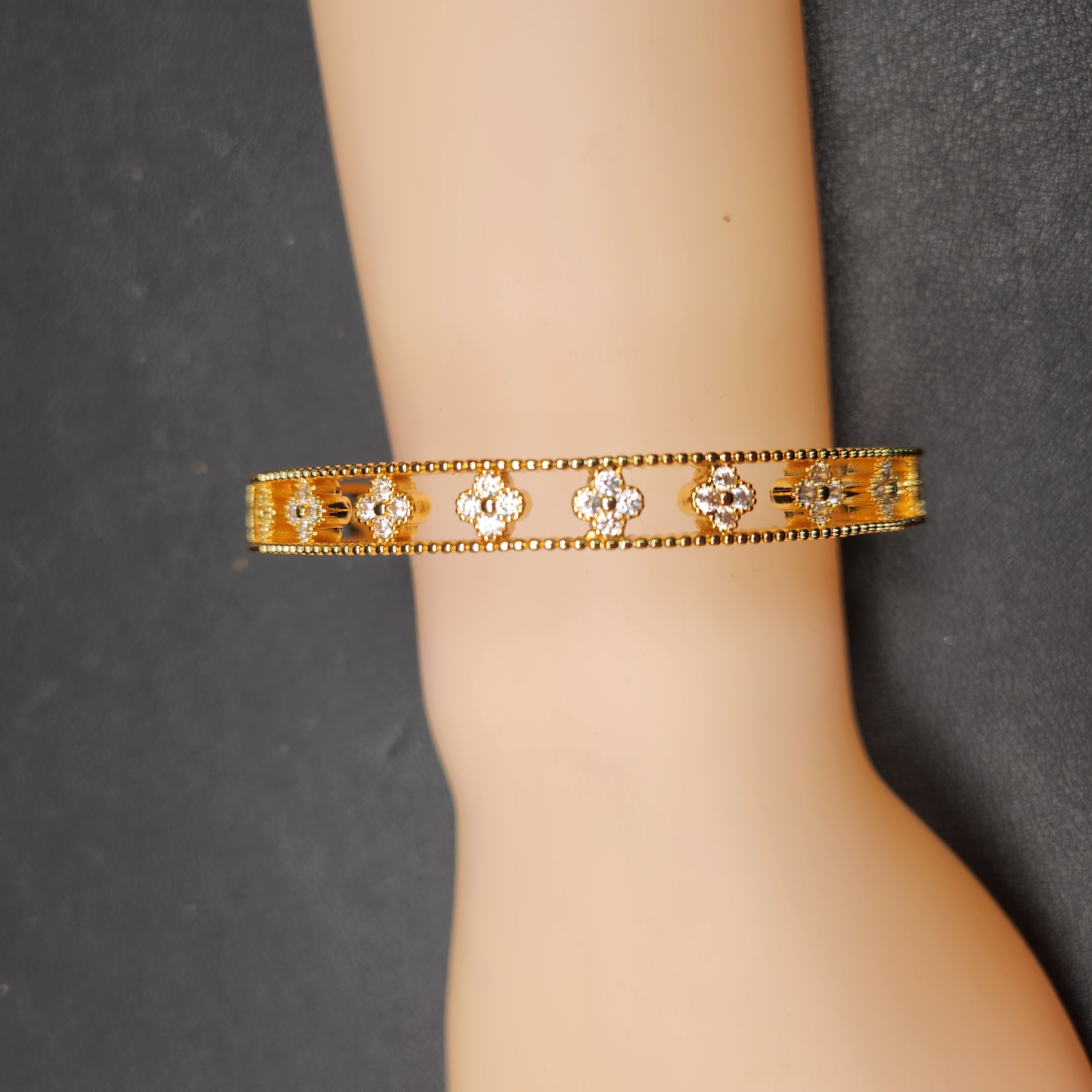 【蜜妃高订】SMB-2536时尚设计手镯多样性发一件