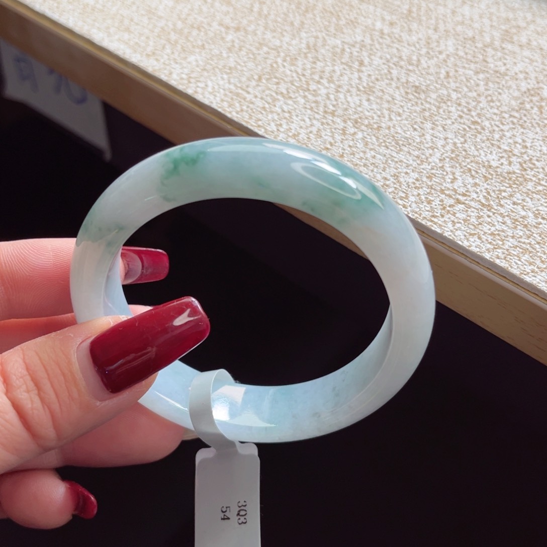 翡翠手镯未镶嵌手镯