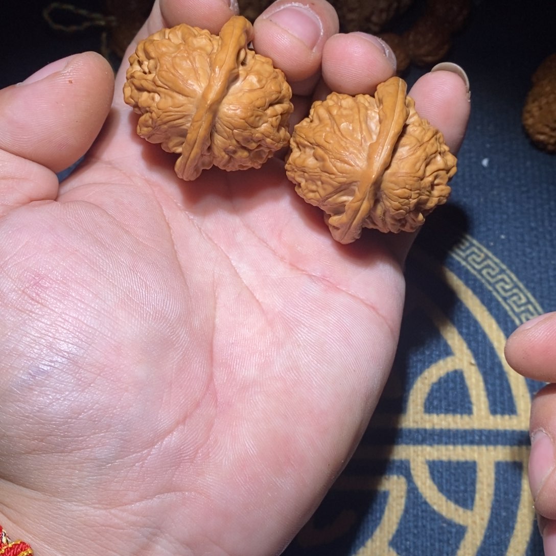 文玩核桃吊坠大红袍