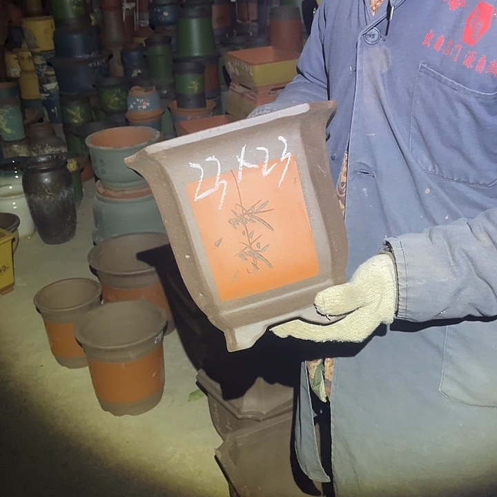 紫砂花盆紫砂花盆也在