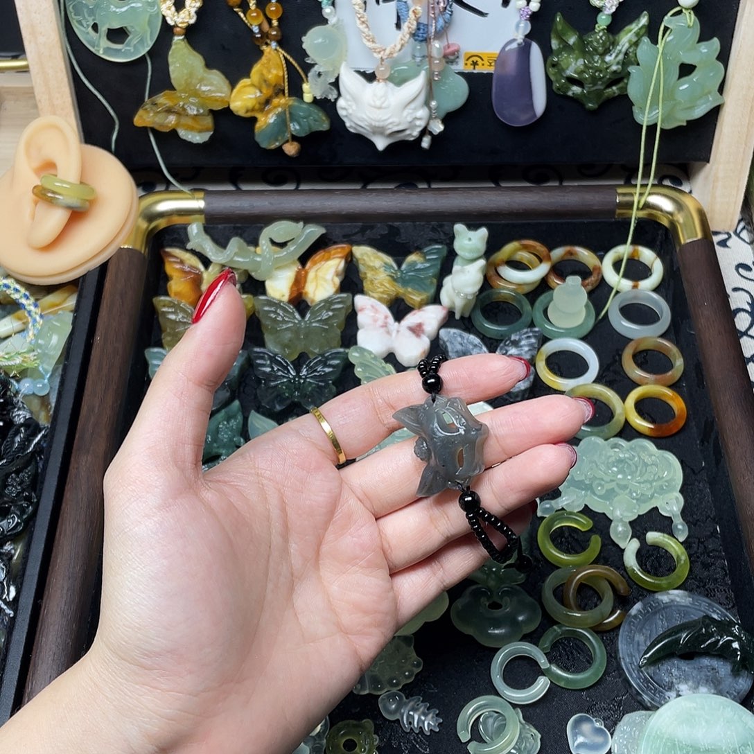 蛇纹石玉未镶嵌颈饰福利