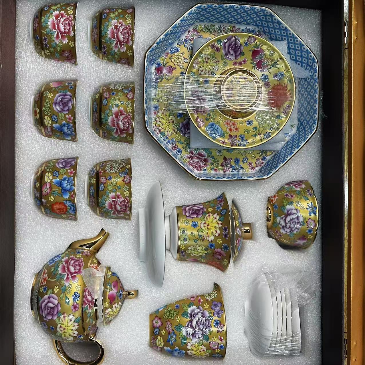 珐琅彩万花套组/一套