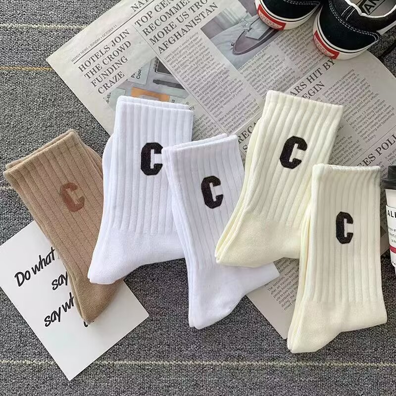 女款中筒袜时尚混搭色系运动秋冬季网红款外穿高颜值