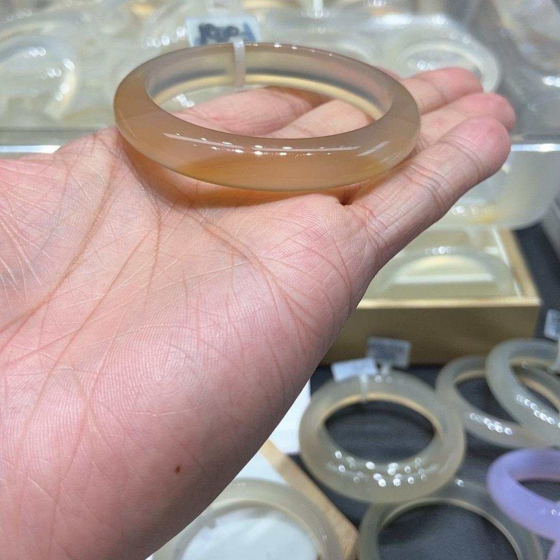 玛瑙/玉髓手镯未镶嵌肥**妹017