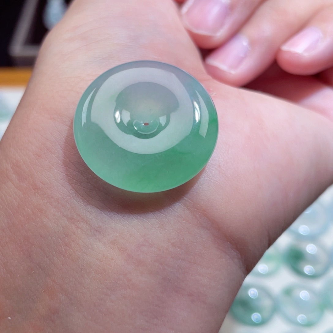 颈饰未镶嵌翡翠扣子