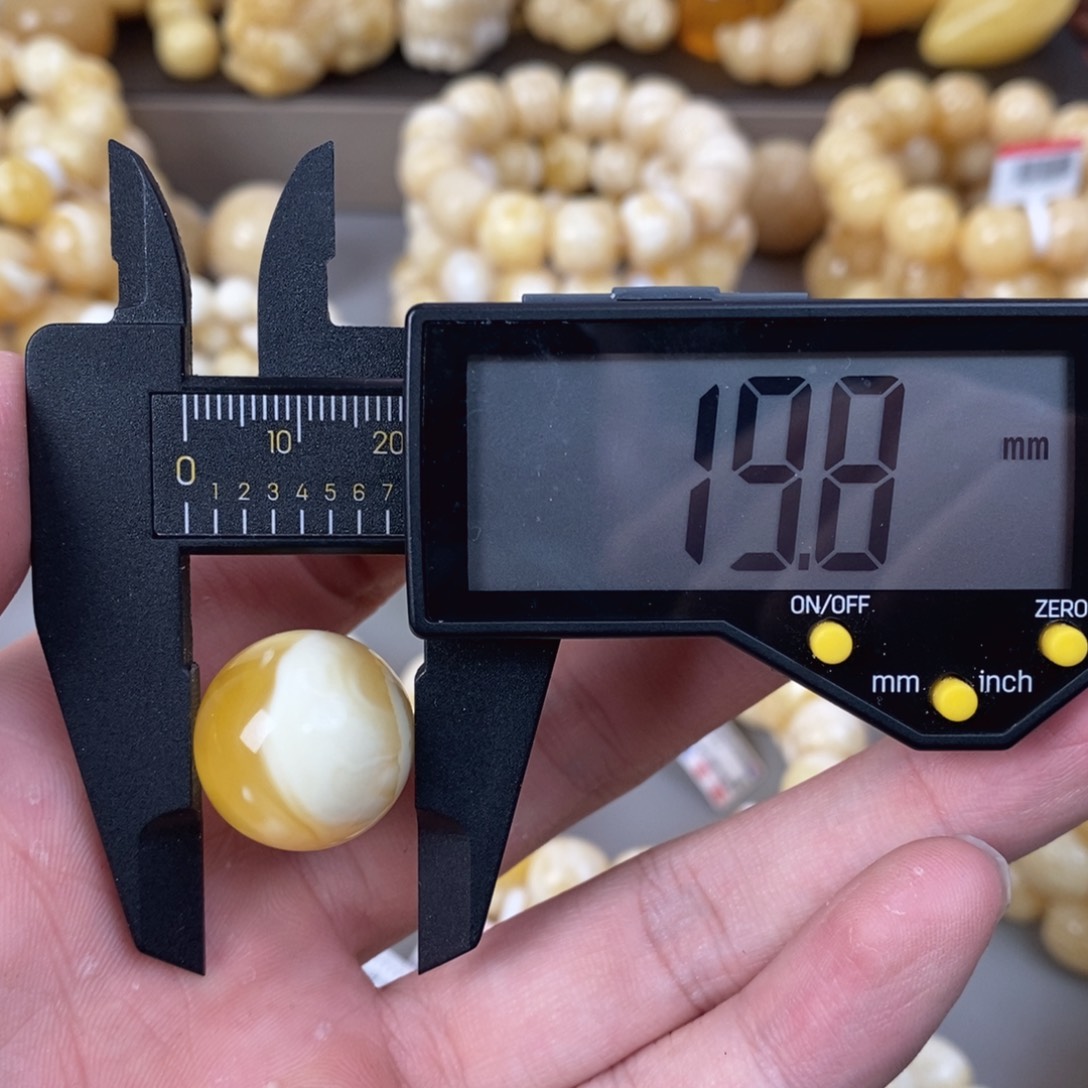 蜜蜡未镶嵌珠宝奇石