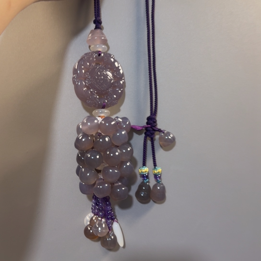 那***人玛瑙/玉髓汽车挂件未镶嵌