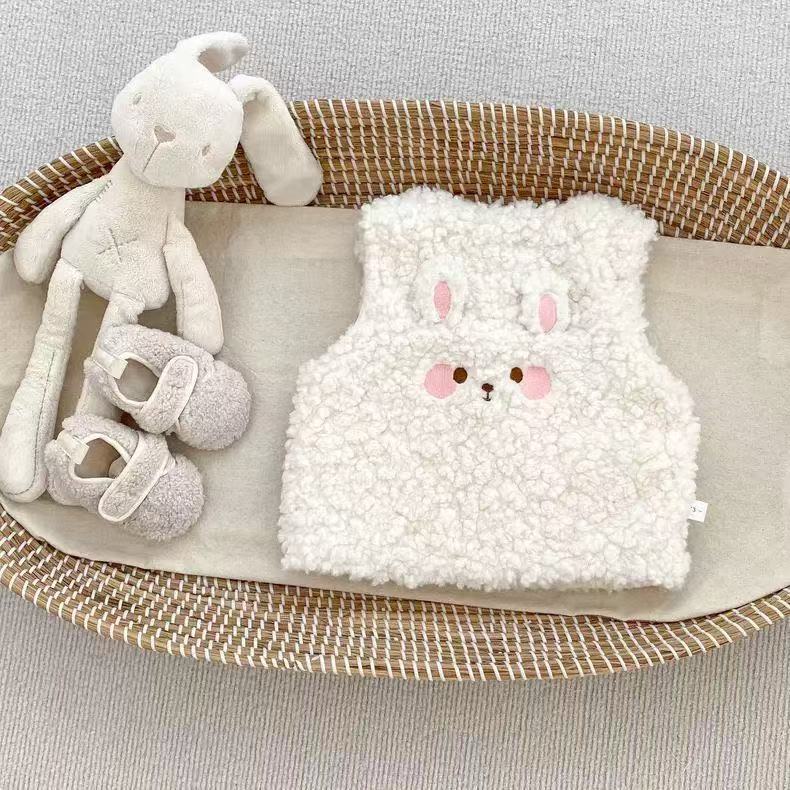 秋冬款宝宝卡通外出百搭刺绣一体绒马甲