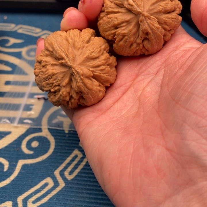 刘***春吊坠文玩核桃文玩核桃文玩核桃