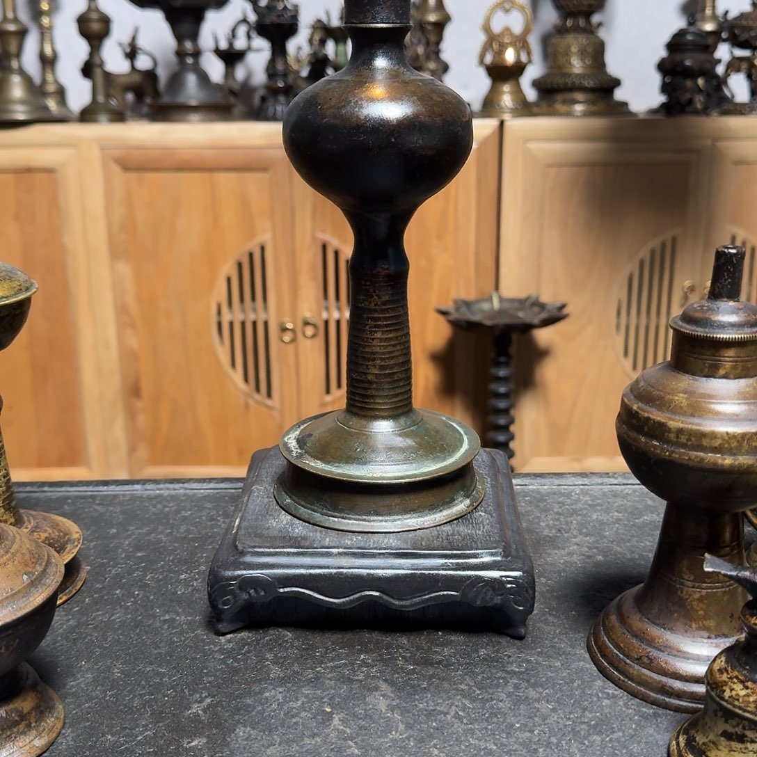 闪***猫铜尼泊尔老铜灯高杆灯