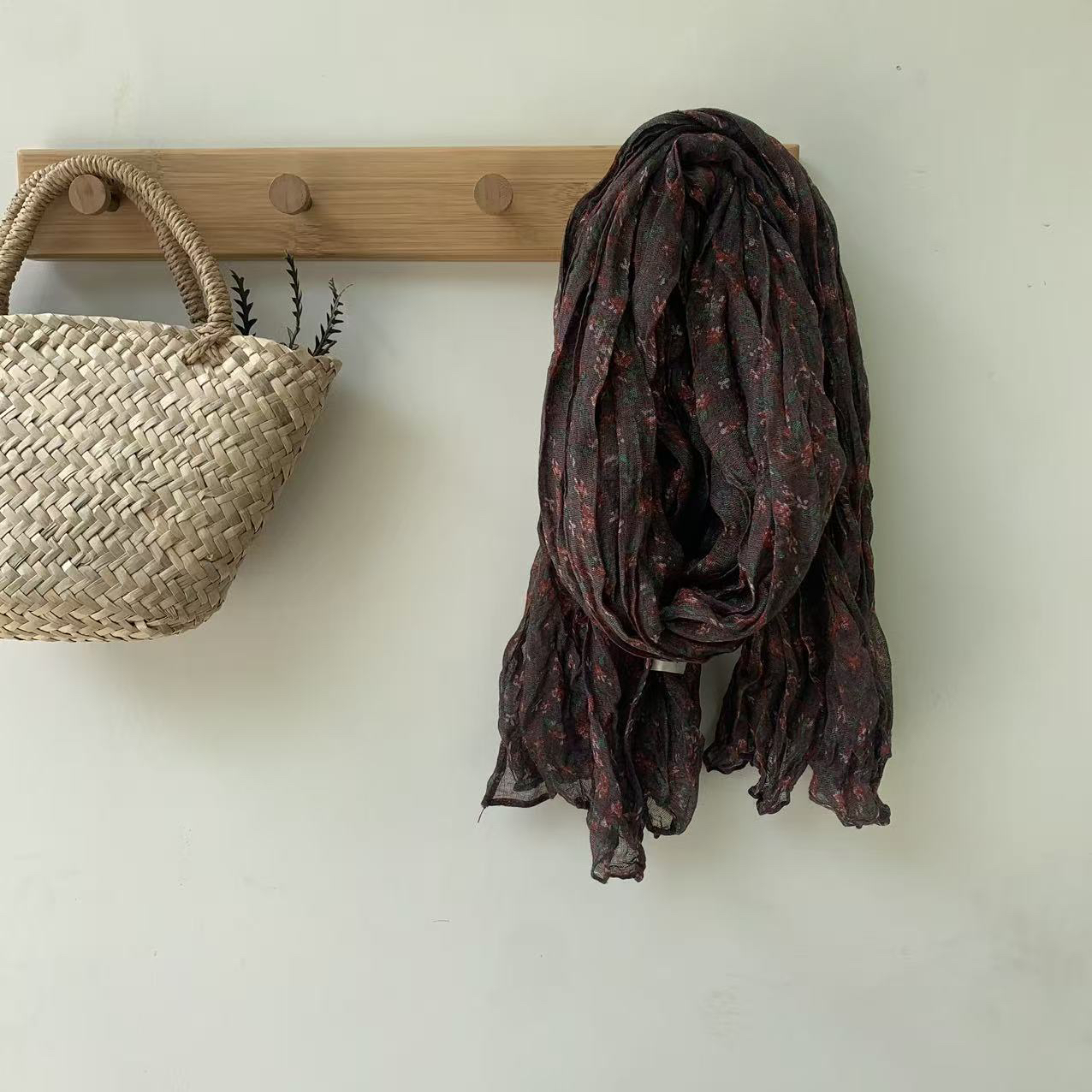 新款巴黎纱轻薄小碎花拼色围巾文艺舒适围脖女百搭丝巾