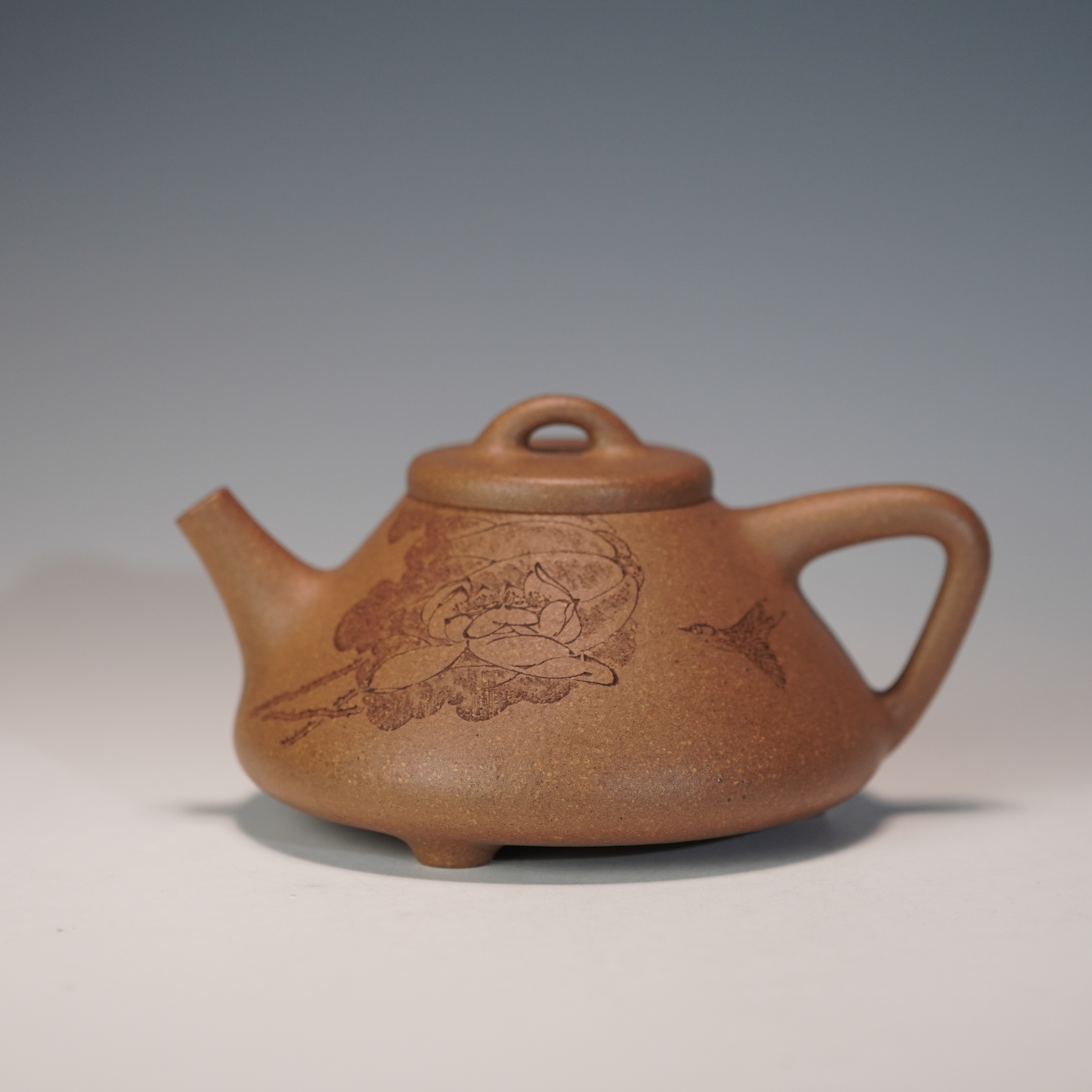 lot.22464 蒋志超 刻绘：范小君黄段子冶石瓢壶 250cc