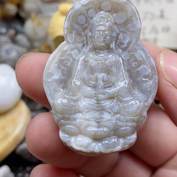 颈饰未镶嵌硅化珊瑚（珊瑚玉）