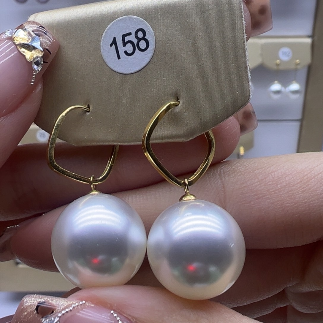 淡水珍珠18K金镶嵌耳饰