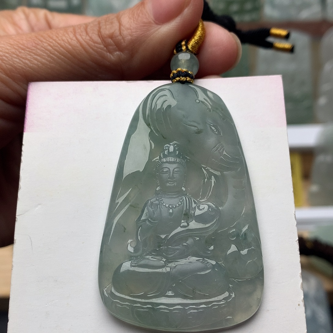 翡翠未镶嵌颈饰普贤