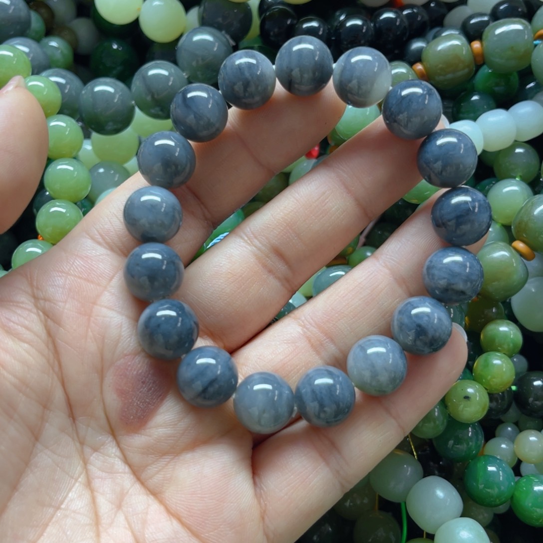 未镶嵌和田玉手链