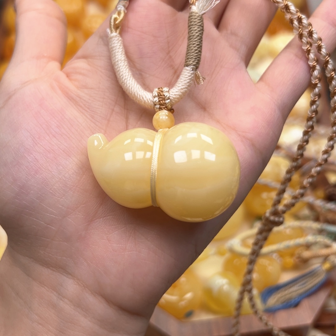 琥珀颈饰未镶嵌蜜蜡