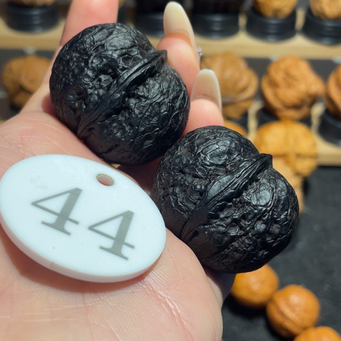 地闷元宝富贵核桃36。    