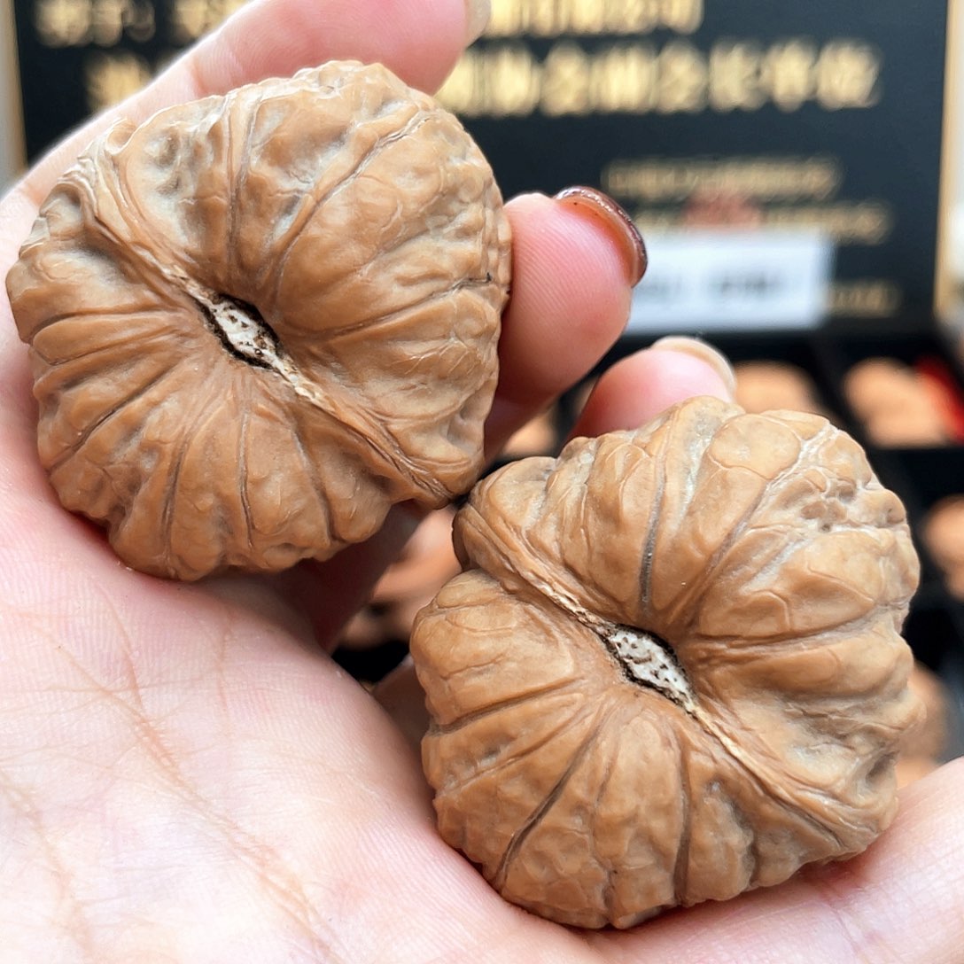 把件文玩核桃38毕业级正肩➕近圆凹底38s2
