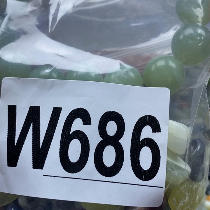 蛇纹石玉未镶嵌珠宝奇石