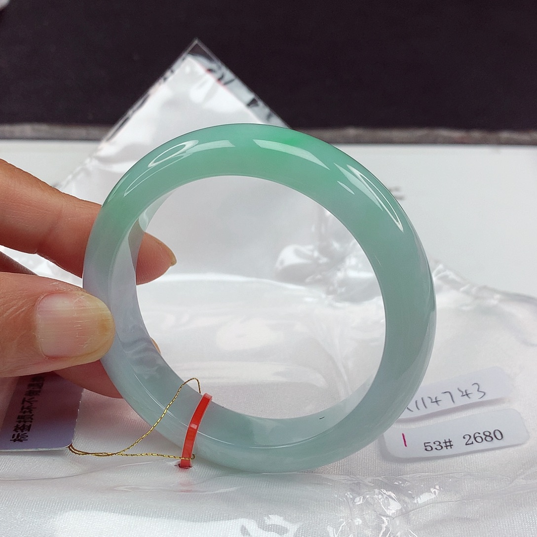 翡翠手镯未镶嵌53圈4743