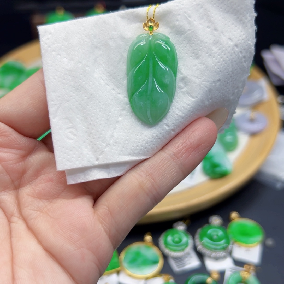 翡翠颈饰18K金镶嵌天然缅料A货一件