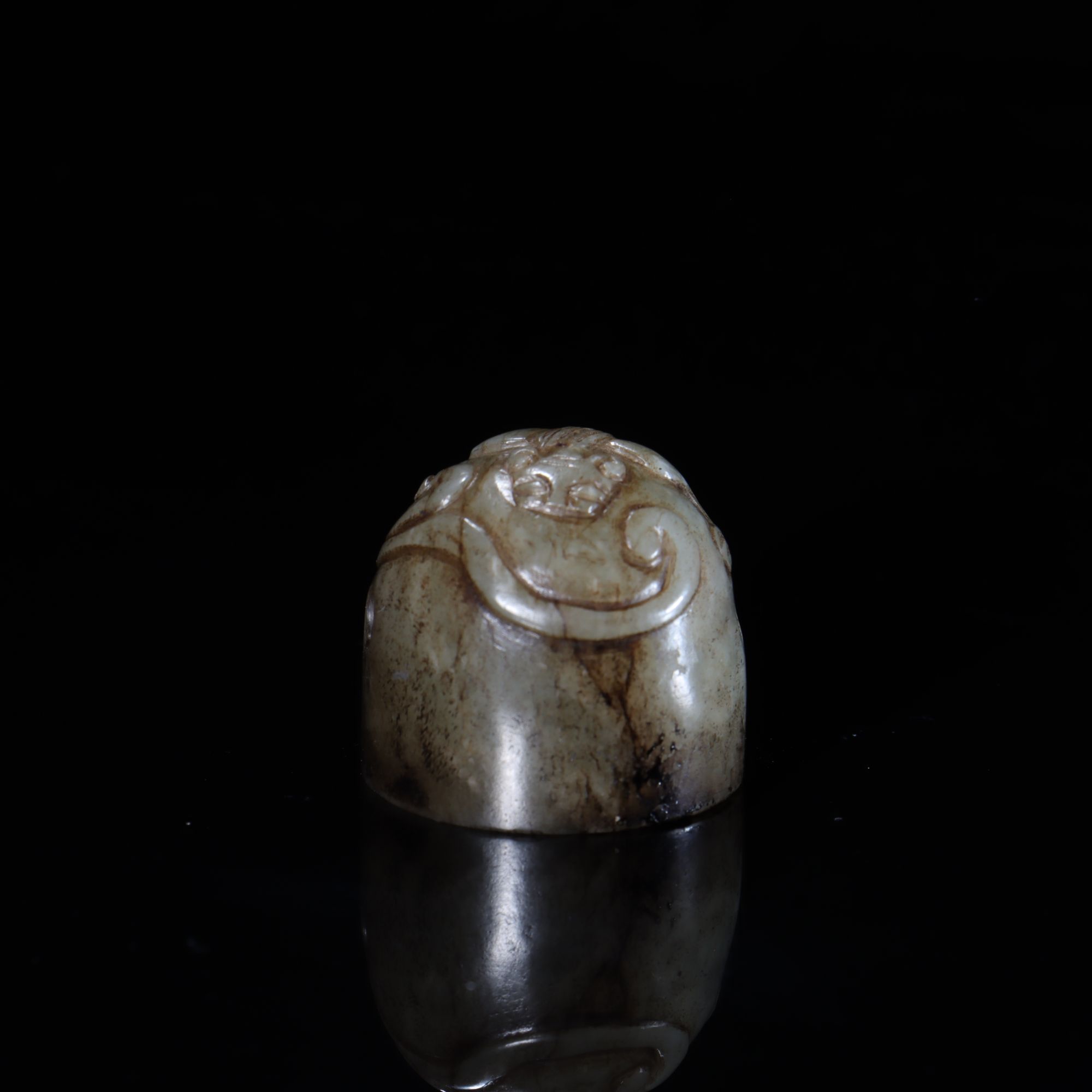 Lot.6284 8044 清 沁玉螭龙纹印 H:2.5cm