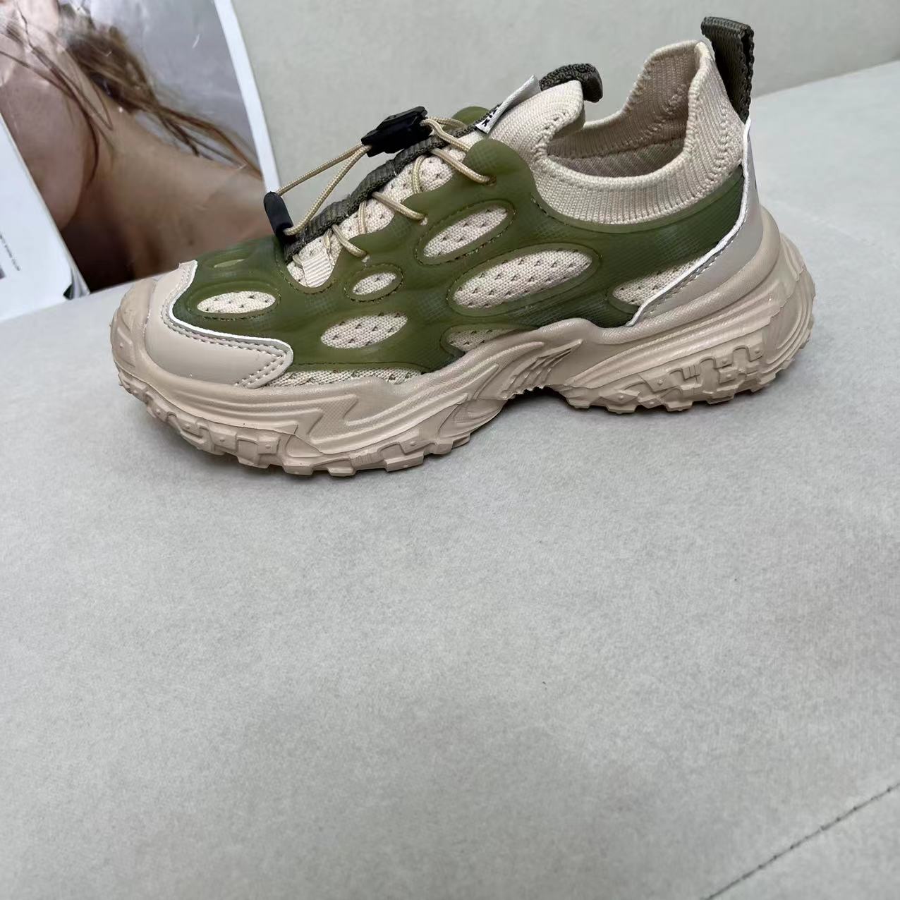 儿童时尚舒适百搭可调节扣一脚蹬休闲鞋H1138