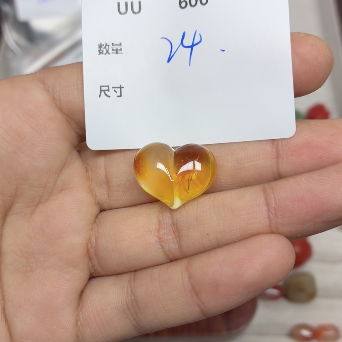 蜜蜡未镶嵌珠宝奇石UU600