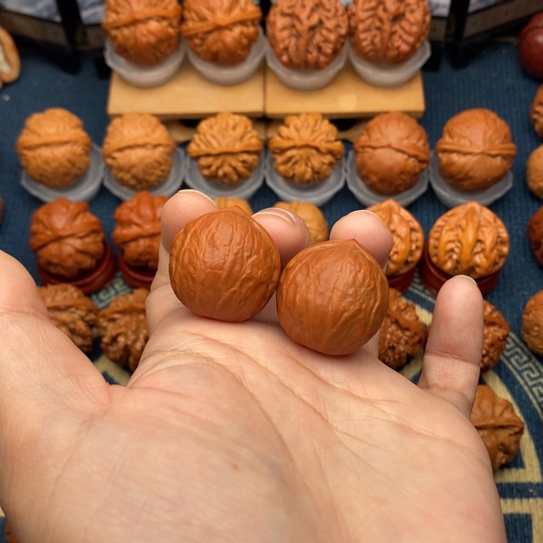 小***片文玩核桃把件龙珠