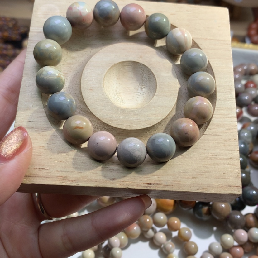 【闪购商品】石英质玉手链足铂镶嵌