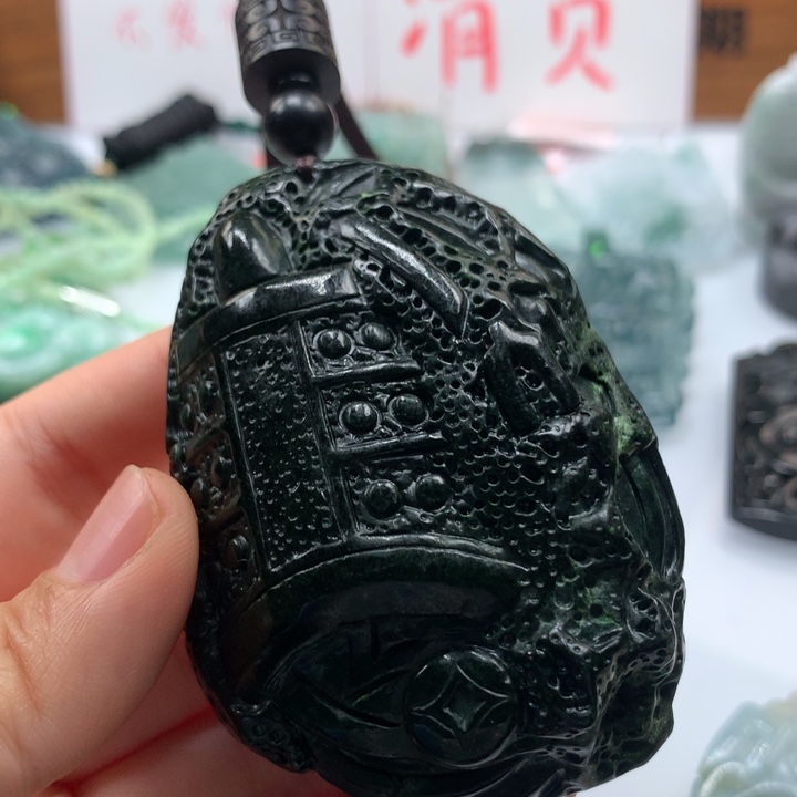 翡翠颈饰未镶嵌保真天然A货翡翠