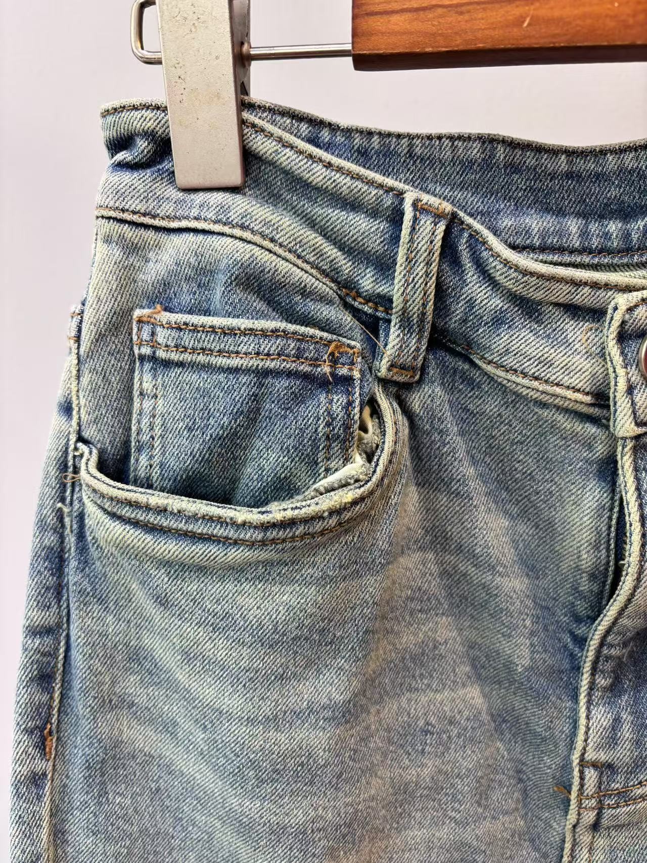 [轻奢] 时时尚女装夏季金扣牛仔裤 ZK216