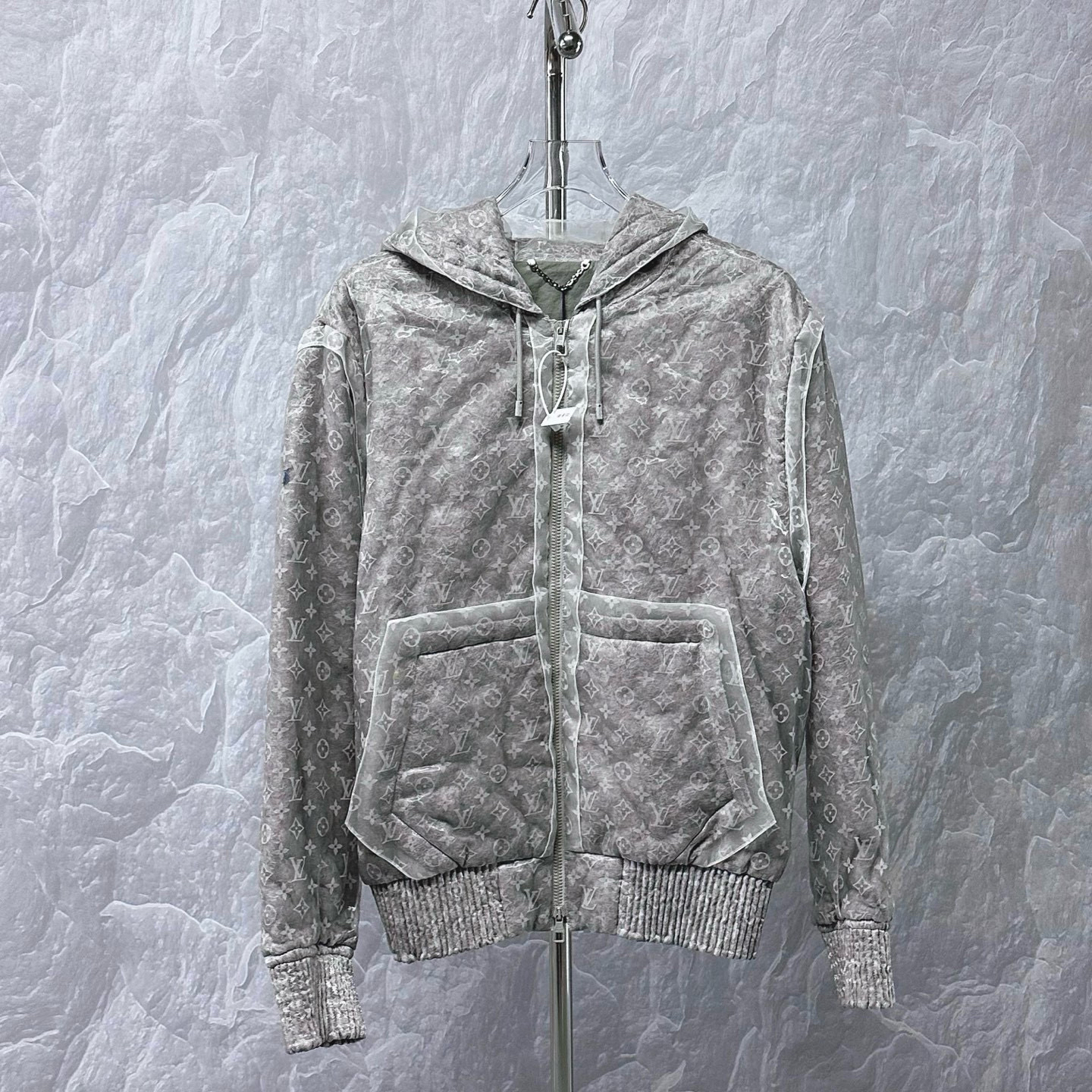 未使用 LouisVuitton/路易威登 欧根纱满印连帽外套48码 D17668