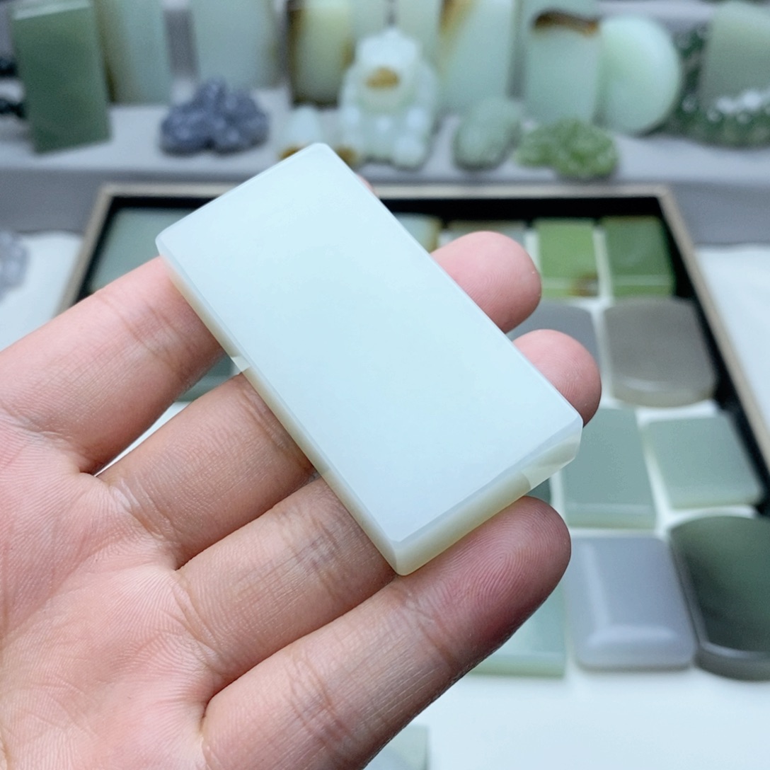 和田玉颈饰未镶嵌E****4