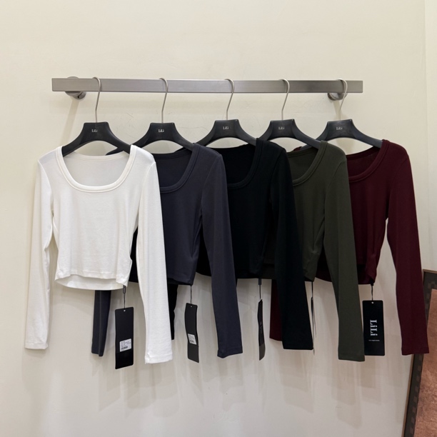 ｛李李｝方领长袖打底衫8562